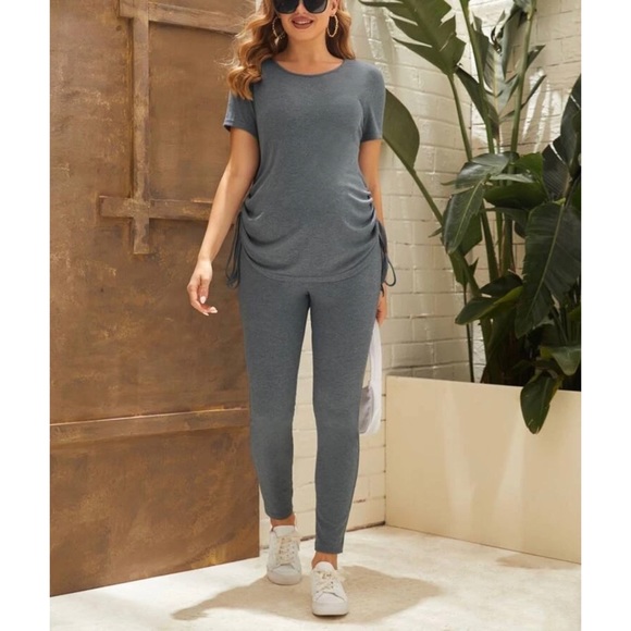 Cassini Maternity Drawstring Ruched Tee & Leggings Set - Picture 4 of 6